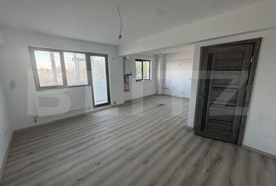 Apartament cu 4 camere semidecomandat în Tătărași