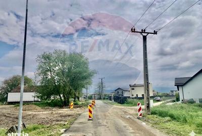 Teren de 3250 mp, în Stupini