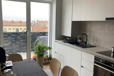 Apartament cu 3 camere decomandat în Semicentral - 2