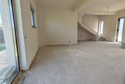 Casă individuală cu 4 camere cu Canalizare în Luna de Sus - 8