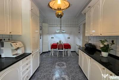 Casă cu 1 camere cu Teren 2800 Mp în Ferme