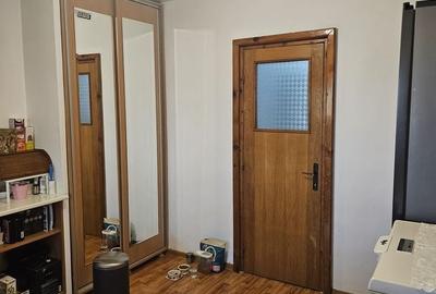 Apartament cu 3 camere în Micro 11
