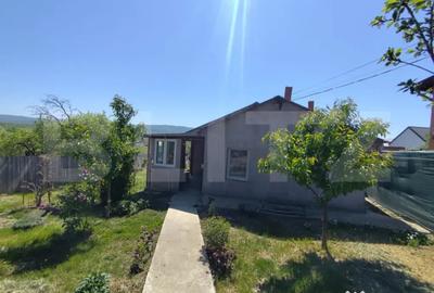 Casă cu 3 camere cu Teren 678 Mp în Central - 1