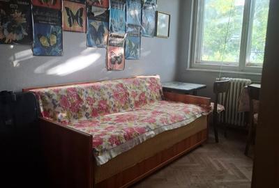 Apartament cu 3 camere semidecomandat în Tomis II