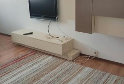 Apartament cu 3 camere în Tei