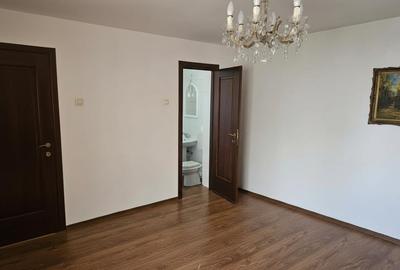 Casă individuală cu 6 camere cu Canalizare în Domenii - 4