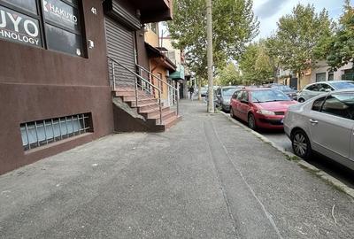 Spațiu comercial, de 254 mp, în Andronache