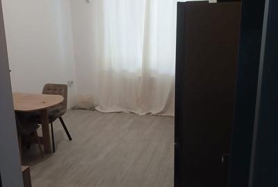 Garsonieră în Roșu - 2