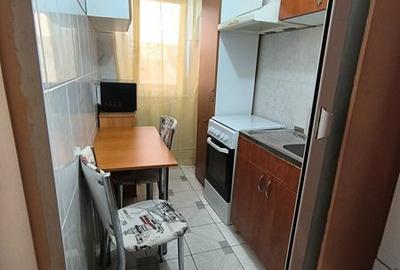 Apartament cu 2 camere semidecomandat, mobilat în Viziru 3