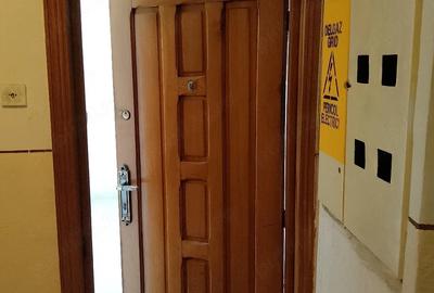Apartament cu 3 camere semidecomandat în Dacia