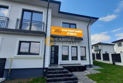 Duplex cu 4 camere cu Canalizare în Valea Adâncă