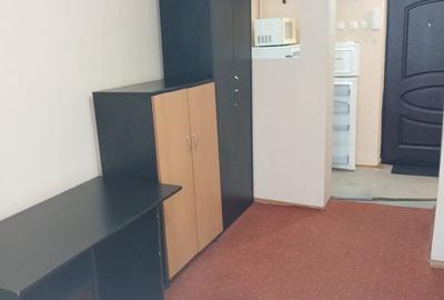 Garsonieră decomandată în 7 Noiembrie
