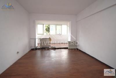 Apartament cu 3 camere decomandat în Lacul Tei - 1