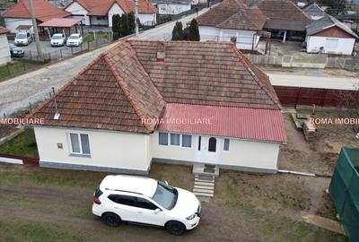 Casă cu 3 camere cu Teren 760 Mp în Central - 1