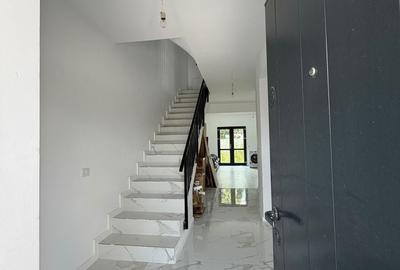Casă cu 4 camere cu Teren 350 Mp în Central - 2