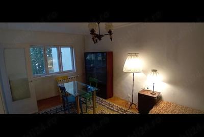 Garsonieră decomandată în Complex Studențesc