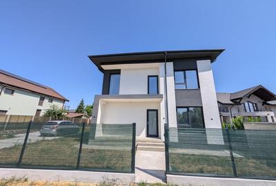 Casă individuală cu 5 camere cu Teren 550 Mp în Corbeanca