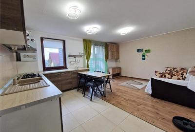 Apartament cu 2 camere decomandat în Tractorul