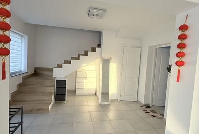 Casă cu 4 camere cu Teren 600 Mp în Șcheia