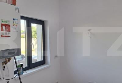 Casă cu 3 camere cu Canalizare în Bucium