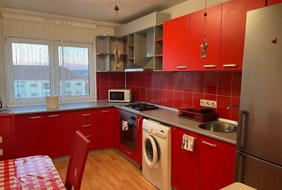 Apartament cu 2 camere decomandat, mobilat în Valea Aurie