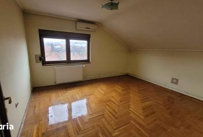 Casă cu Teren 2001 Mp în Central - 19