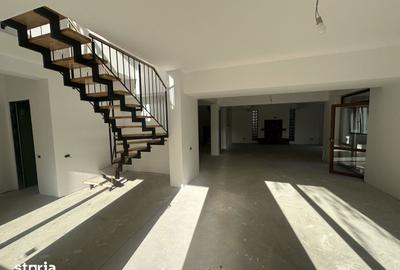 Casă cu 7 camere cu Teren 1095 Mp în Corbeanca