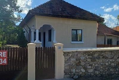 Casă cu 2 camere cu Teren 75 Mp în Lelești