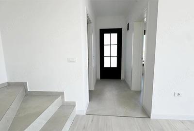 Casă cu 5 camere cu Teren 280 Mp în Girocului - 4
