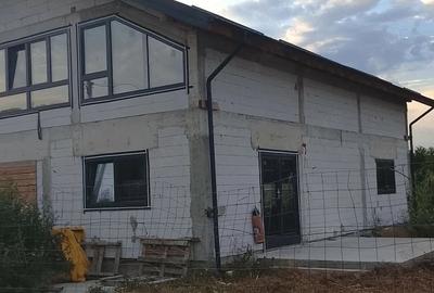 Casă cu Teren 450 Mp în Central