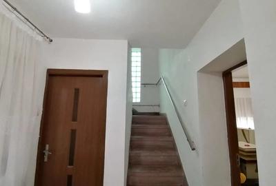 Casă cu 3 camere cu Teren 100 Mp în Central - 4