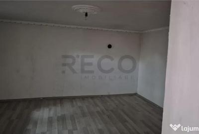 Casă cu 4 camere cu Teren 1993 Mp în Cheresig - 11