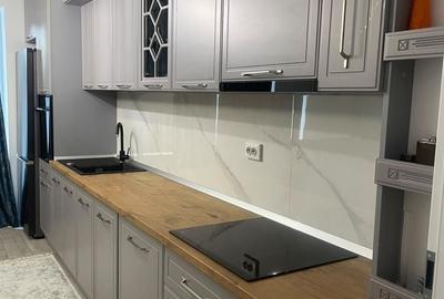 Apartament cu 3 camere decomandat în Exterior Vest