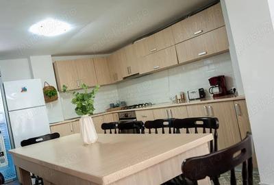 Casă cu 5 camere cu Teren 1140 Mp în Dubova