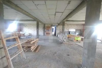 Spațiu comercial, de 1,400 mp, în Central - 12