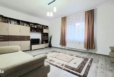 Casă cu 4 camere decomandat în Central - 2