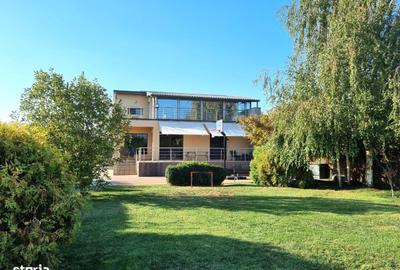 Casă cu 4 camere cu Teren 2297 Mp în Central