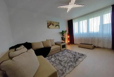 Apartament cu 2 camere decomandat în Eroii Revoluției