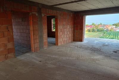 Casă cu 4 camere cu Teren 1200 Mp în Corabia - 2