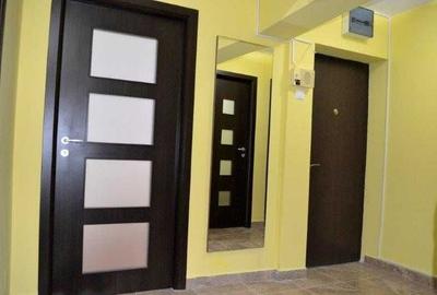 Apartament cu 3 camere decomandat în Hala Centrală