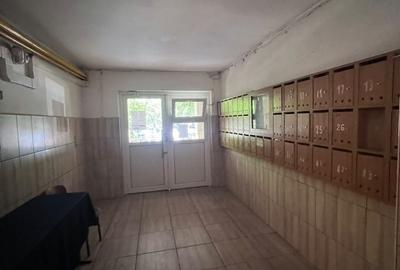 Apartament cu 3 camere decomandat în Ostroveni