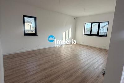Casă cu 3 camere în Ciurbești