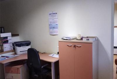 Spațiu comercial, de 75 mp, în Central - 8