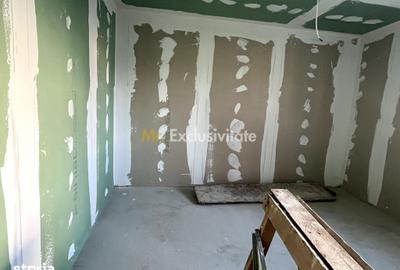 Casă cu 7 camere cu Teren 450 Mp în Glina