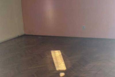 Apartament cu 3 camere decomandat în Dosu Bricii