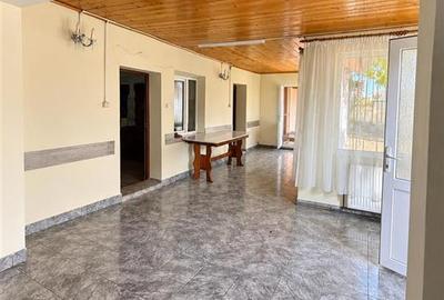Casă cu 4 camere cu Teren 1439 Mp în Oșorhei