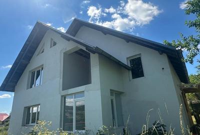 Casă cu 4 camere în Tătăruși - 1