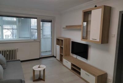 Apartament cu 2 camere semidecomandat, mobilat în Iancului