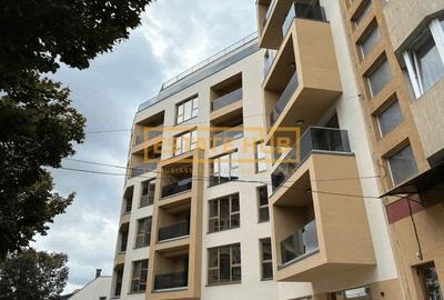 Apartament cu 4 camere semidecomandat în Central