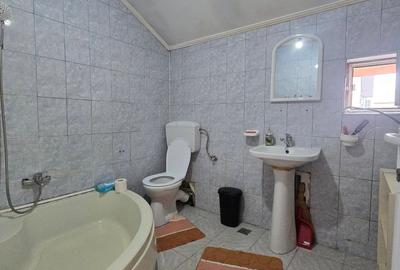 Casă individuală cu 4 camere cu Teren 250 Mp în Central - 12